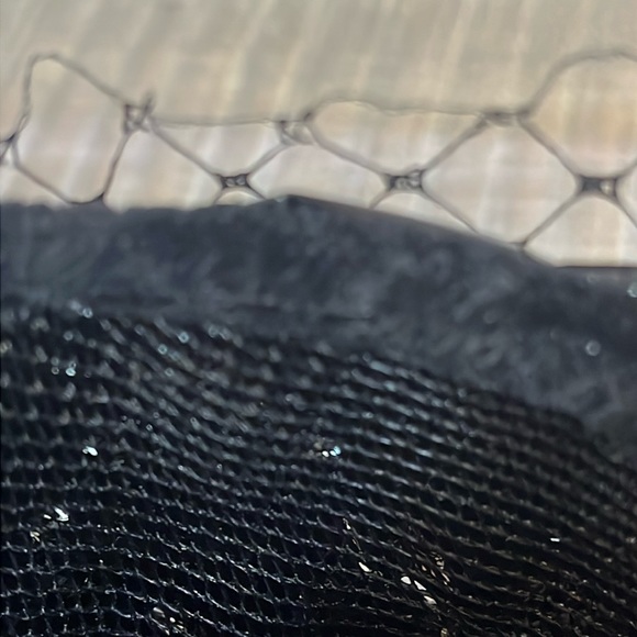 EUC VTG Box Hat with Netting black textures material/ inner mesh lining - Picture 7 of 10
